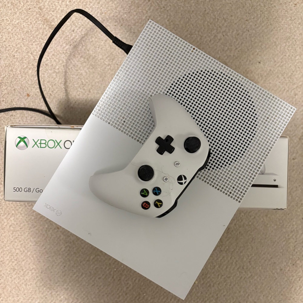 XBOX One  500GB Console - White
